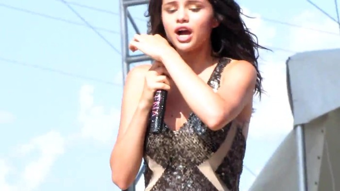 Selena Gomez _You Belong With Me_ Cover Indianapolis 8_15_10 439
