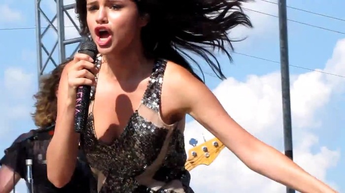 Selena Gomez _You Belong With Me_ Cover Indianapolis 8_15_10 442