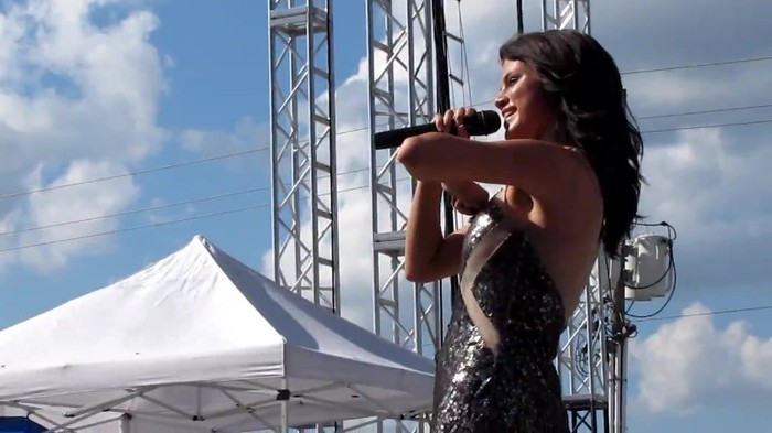 Selena Gomez _You Belong With Me_ Cover Indianapolis 8_15_10 453