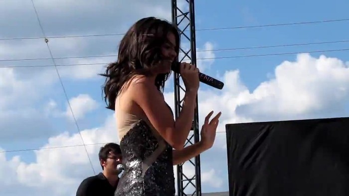 Selena Gomez _You Belong With Me_ Cover Indianapolis 8_15_10 457