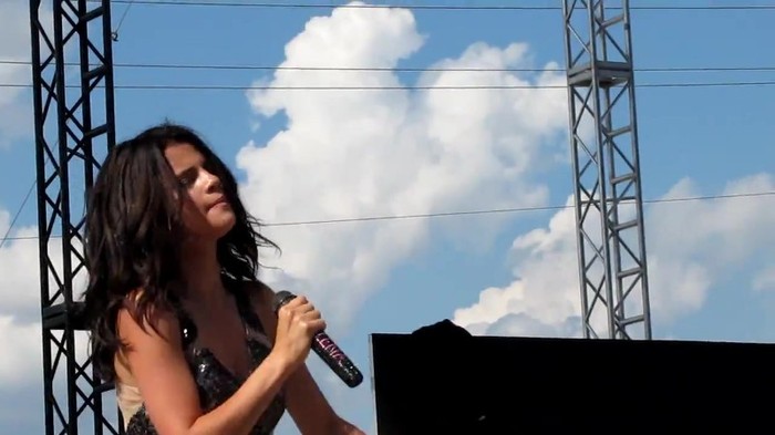Selena Gomez _You Belong With Me_ Cover Indianapolis 8_15_10 463