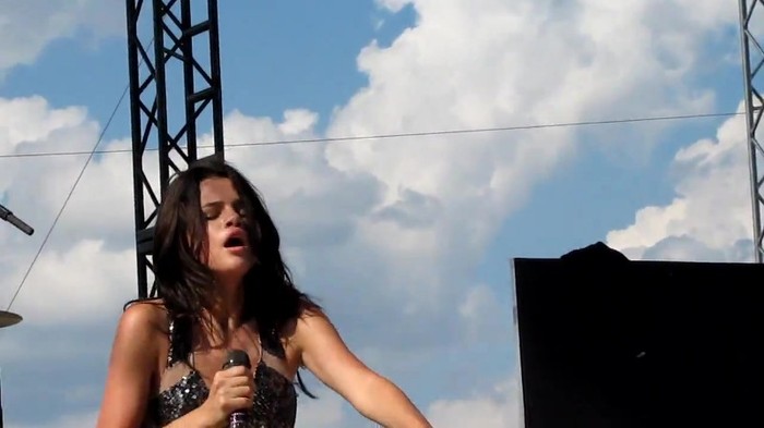 Selena Gomez _You Belong With Me_ Cover Indianapolis 8_15_10 465