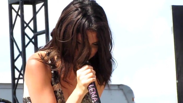 Selena Gomez _You Belong With Me_ Cover Indianapolis 8_15_10 474