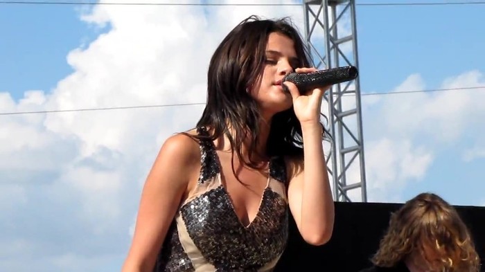 Selena Gomez _You Belong With Me_ Cover Indianapolis 8_15_10 494 - Selena Gomez _You Belong With Me_ Cover Indianapolis