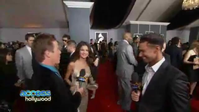 Pauly D Interviewing Selena Gomez 012 - Pauly D Interviewing Selena Gomez