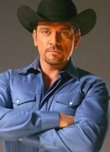 profile - Jorge Salinas