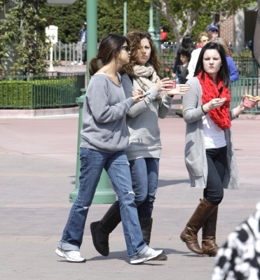 normal_011 - 09 April - At Disney Resort California in LA