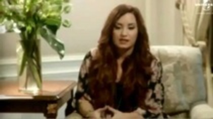 Demi Lovato Universal Interview 2012 (142)