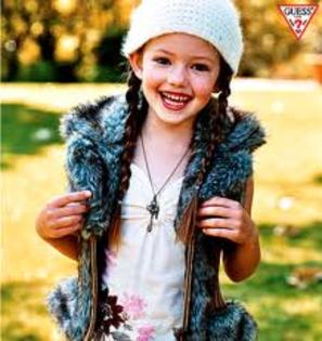 imagesCAYKG15G - mackenzie foy