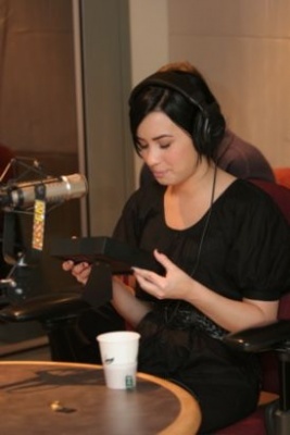 Demi (2) - Demitzu - 14 07 2009 - Kiss FM interview