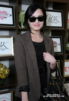 Demi (2) - Demitzu - 21 11 2009 - GBKs American Music Awards Luxury Gift Lounge - Day 2