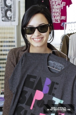 Demi (3) - Demitzu - 21 11 2009 - GBKs American Music Awards Luxury Gift Lounge - Day 2