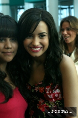 Demi (3) - Demitzu - 28 05 2009 - Radio Disney Take Over