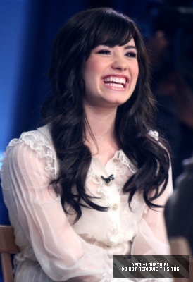 Demi (16) - Demitzu - 29 01 2009 - Good Morning America