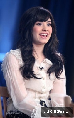 Demi (20) - Demitzu - 29 01 2009 - Good Morning America