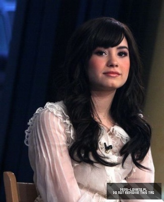 Demi (24) - Demitzu - 29 01 2009 - Good Morning America