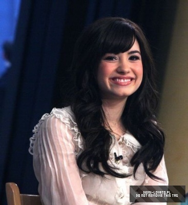 Demi (25) - Demitzu - 29 01 2009 - Good Morning America