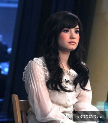 Demi (26) - Demitzu - 29 01 2009 - Good Morning America