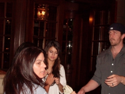 normal_yw8Ej - 31 January - Meeting fans at Ritz Hotel in Chile