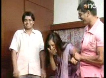 46 - DILL MILL GAYYE Karan Make Bakra Of Shilpa - KaSh Scene Caps