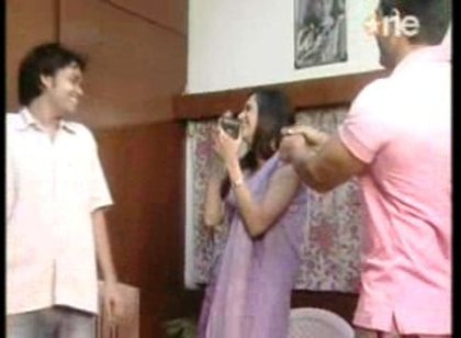 49 - DILL MILL GAYYE Karan Make Bakra Of Shilpa - KaSh Scene Caps