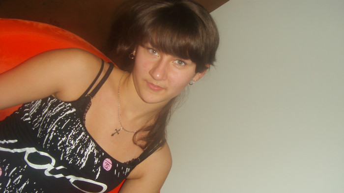 S73F0387 - Dina la 16 ani