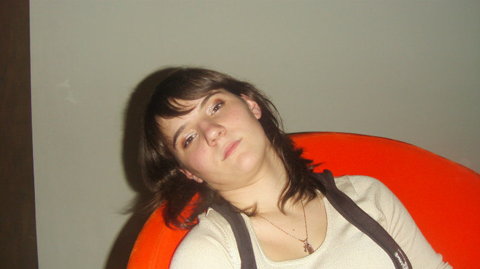 S73F0516 - Dina la 16 ani