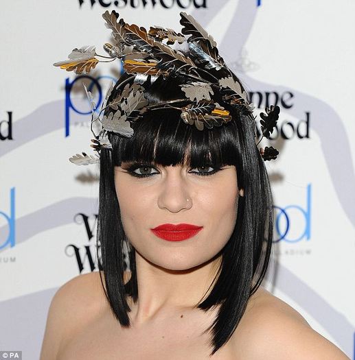 article-1358555-0D4291C4000005DC-85_634x643