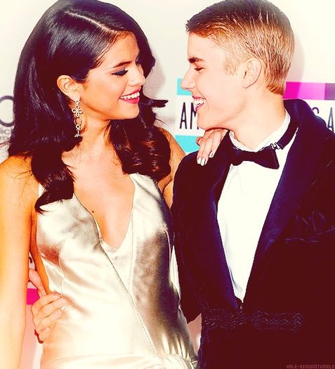 310385_254086074648710_176888139035171_731452_398900221_n - Justin Bieber y Selena Gomez en los AMA s