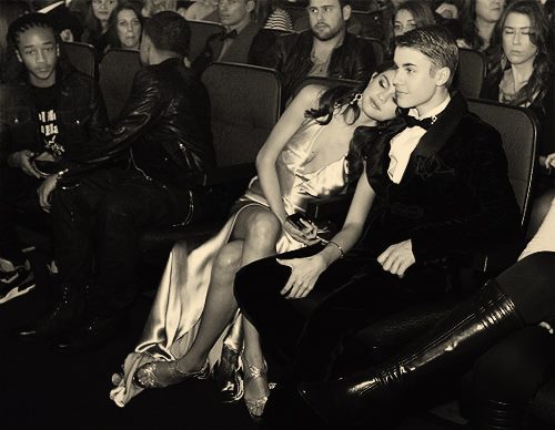 321602_254086917981959_176888139035171_731467_1170523314_n - Justin Bieber y Selena Gomez en los AMA s