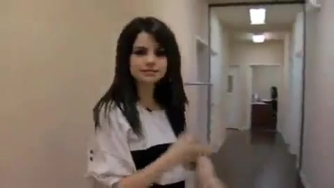 Selena Gomez - Falling Down - Behind The Scene. (HD) 088 - Selena Gomez - Falling Down - Behind The Scene