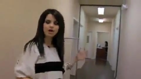 Selena Gomez - Falling Down - Behind The Scene. (HD) 089 - Selena Gomez - Falling Down - Behind The Scene