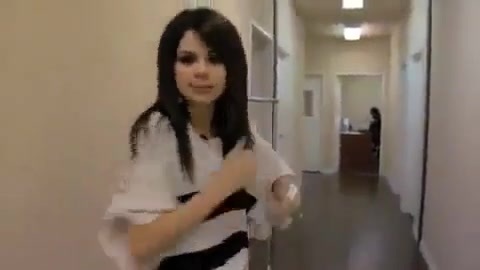 Selena Gomez - Falling Down - Behind The Scene. (HD) 092 Selena Gomez - Falling Down - Behind The Scene. (HD) 092