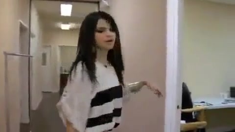 Selena Gomez - Falling Down - Behind The Scene. (HD) 099 Selena Gomez - Falling Down - Behind The Scene. (HD) 099