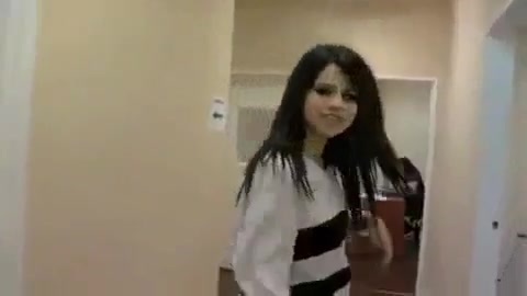 Selena Gomez - Falling Down - Behind The Scene. (HD) 109