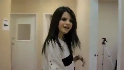 Selena Gomez - Falling Down - Behind The Scene. (HD) 111