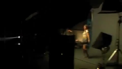 Selena Gomez - Falling Down - Behind The Scene. (HD) 151