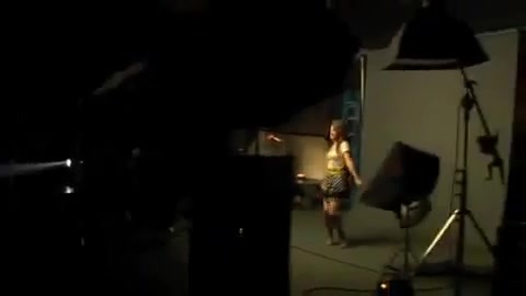 Selena Gomez - Falling Down - Behind The Scene. (HD) 152