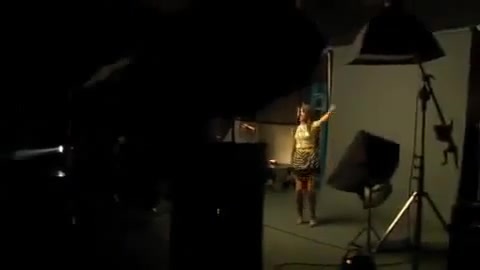 Selena Gomez - Falling Down - Behind The Scene. (HD) 153