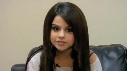 Selena Gomez - Falling Down - Behind The Scene. (HD) 182