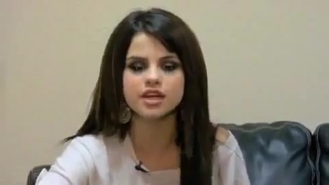 Selena Gomez - Falling Down - Behind The Scene. (HD) 259