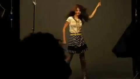Selena Gomez - Falling Down - Behind The Scene. (HD) 266