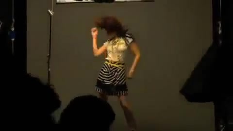 Selena Gomez - Falling Down - Behind The Scene. (HD) 268
