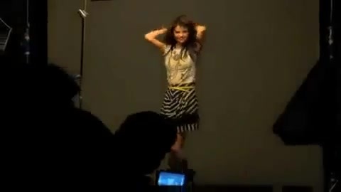Selena Gomez - Falling Down - Behind The Scene. (HD) 272