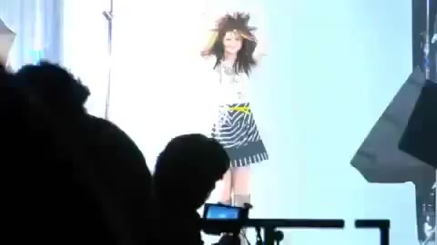 Selena Gomez - Falling Down - Behind The Scene. (HD) 273