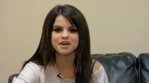 Selena Gomez - Falling Down - Behind The Scene. (HD) 374