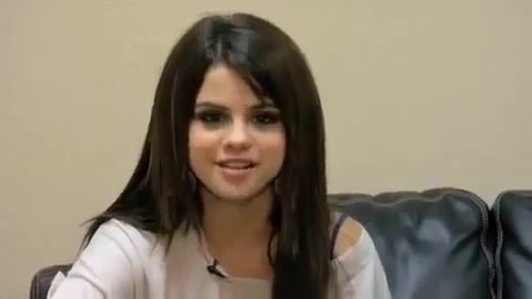 Selena Gomez - Falling Down - Behind The Scene. (HD) 375