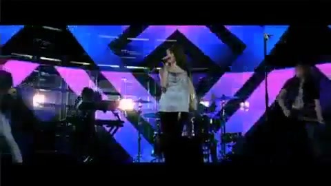 Selena Gomez - Falling Down - Behind The Scene. (HD) 397