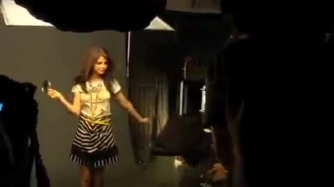 Selena Gomez - Falling Down - Behind The Scene. (HD) 432 - Selena Gomez - Falling Down - Behind The Scene