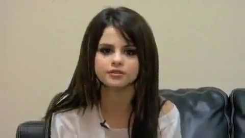 Selena Gomez - Falling Down - Behind The Scene. (HD) 450